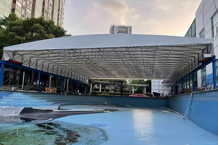 金银湾游泳池电动伸缩雨棚